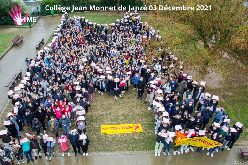 M de Mucoviscidose formé par des élèves du collège Jean Monnet de Janzé